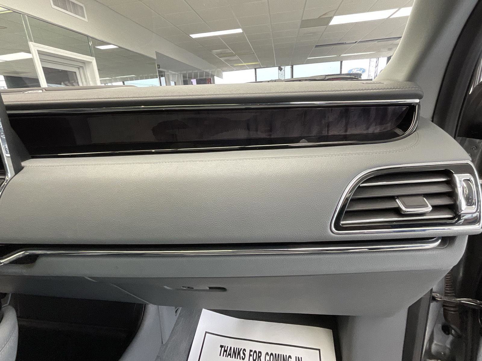 Used 2020 Lincoln Navigator L Reserve w/ Luxury Package AWD/4WD image 10