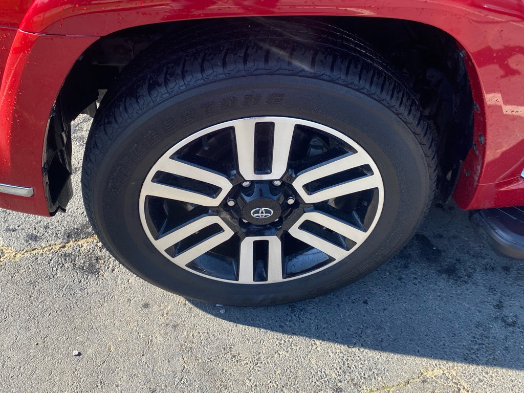 Used 2024 Toyota 4Runner Limited image 16