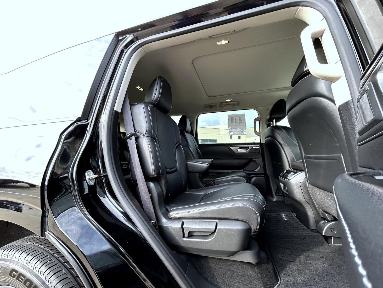 Certified 2025 INFINITI QX80 Pure AWD/4WD image 17