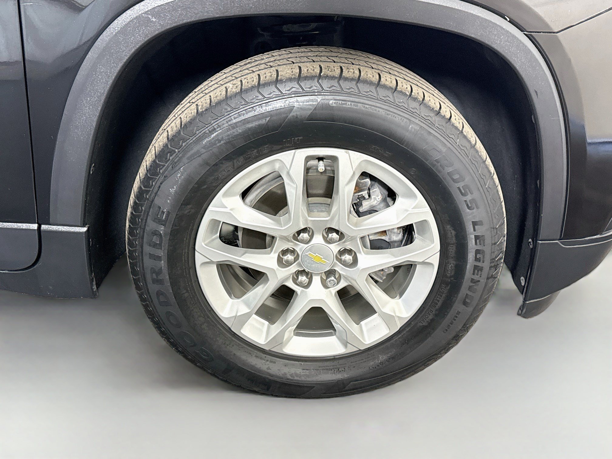 Used 2021 Chevrolet Traverse LS FWD image 32