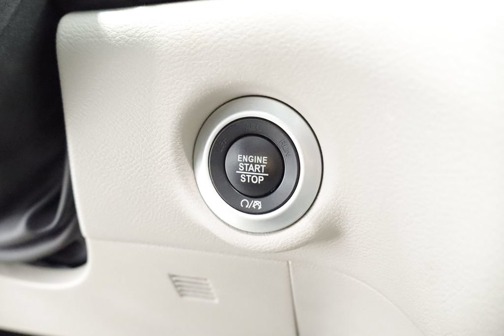 Certified 2023 Chrysler Pacifica Touring-L FWD image 27