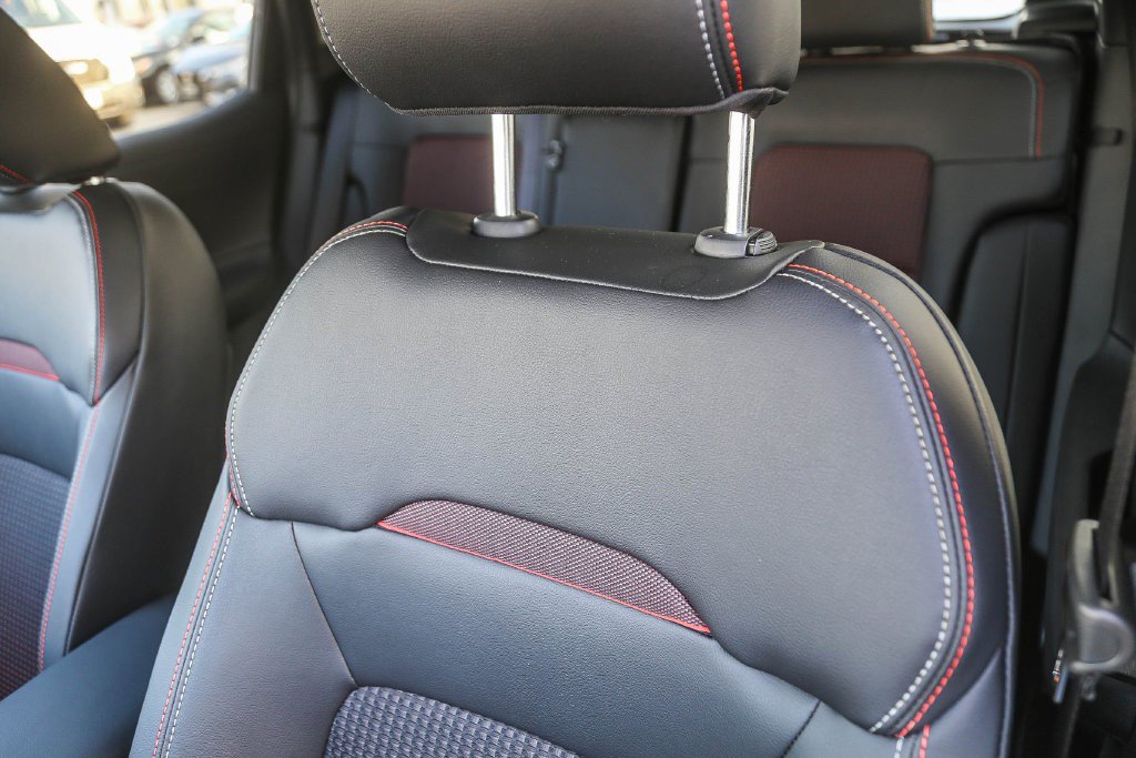 New 2026 Nissan Kicks SR w/ Cold Weather Package FWD image 26