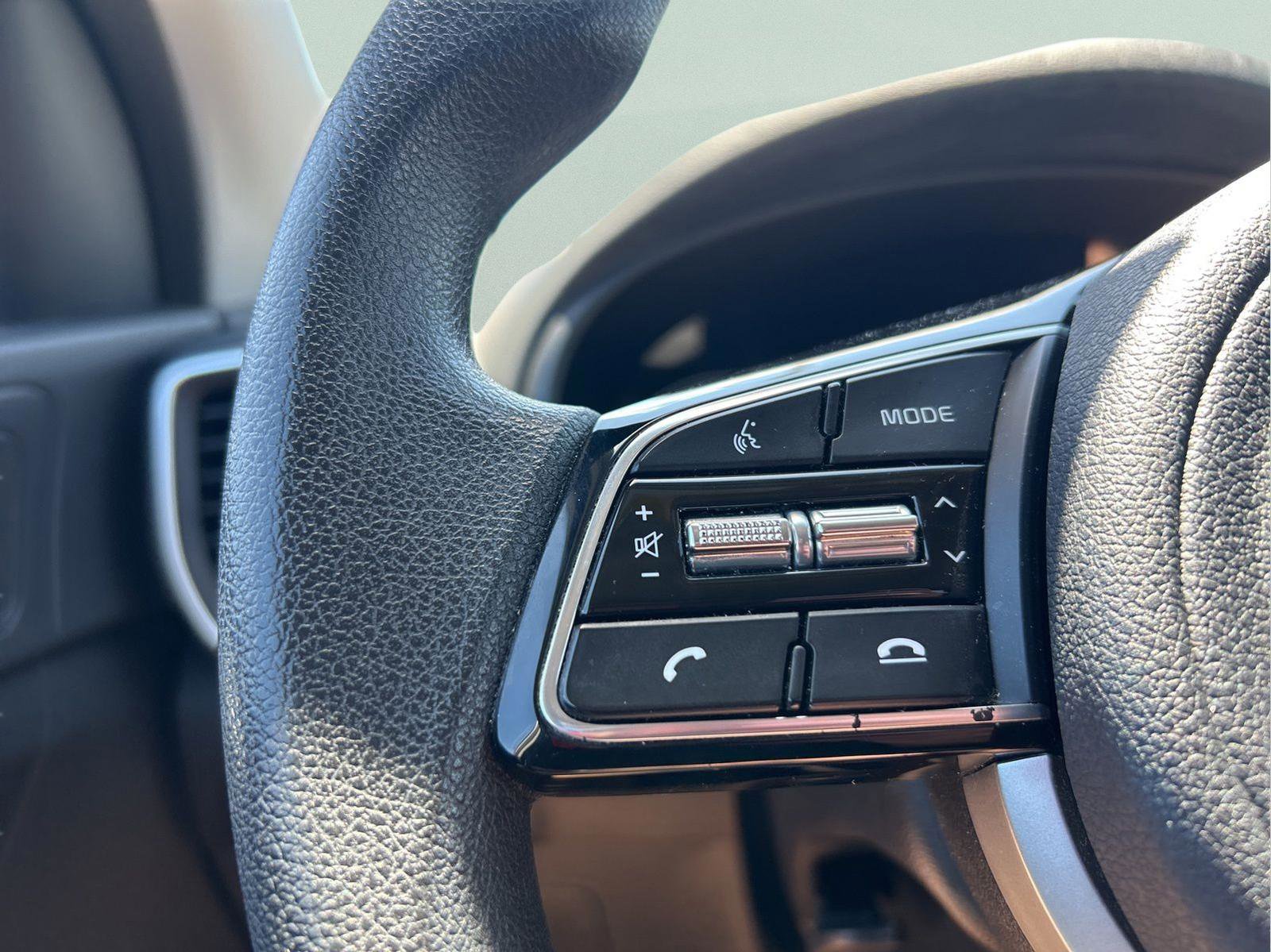 Used 2022 Kia Sportage LX image 15