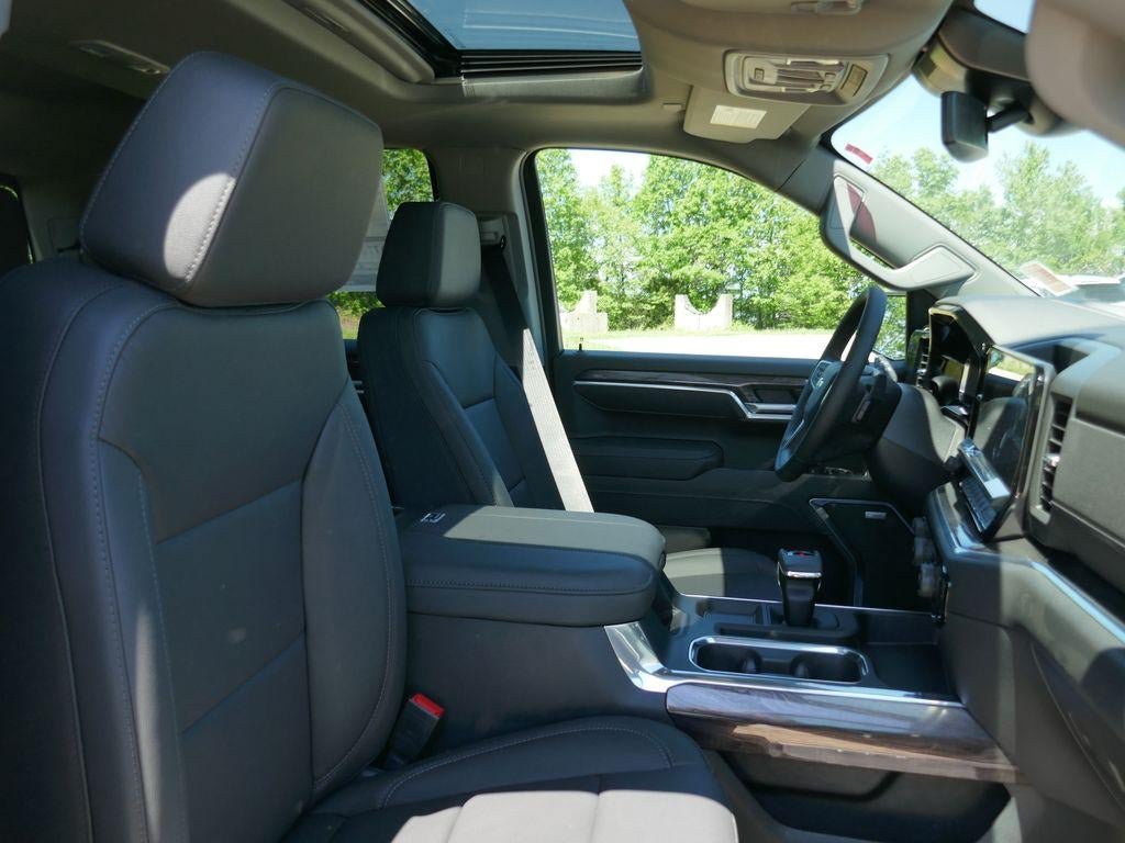 New 2026 Chevrolet Silverado 1500 LTZ w/ LTZ Premium Package AWD/4WD image 13
