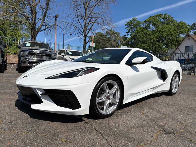 Used 2021 Chevrolet Corvette Stingray Coupe w/ 1LT RWD image 2