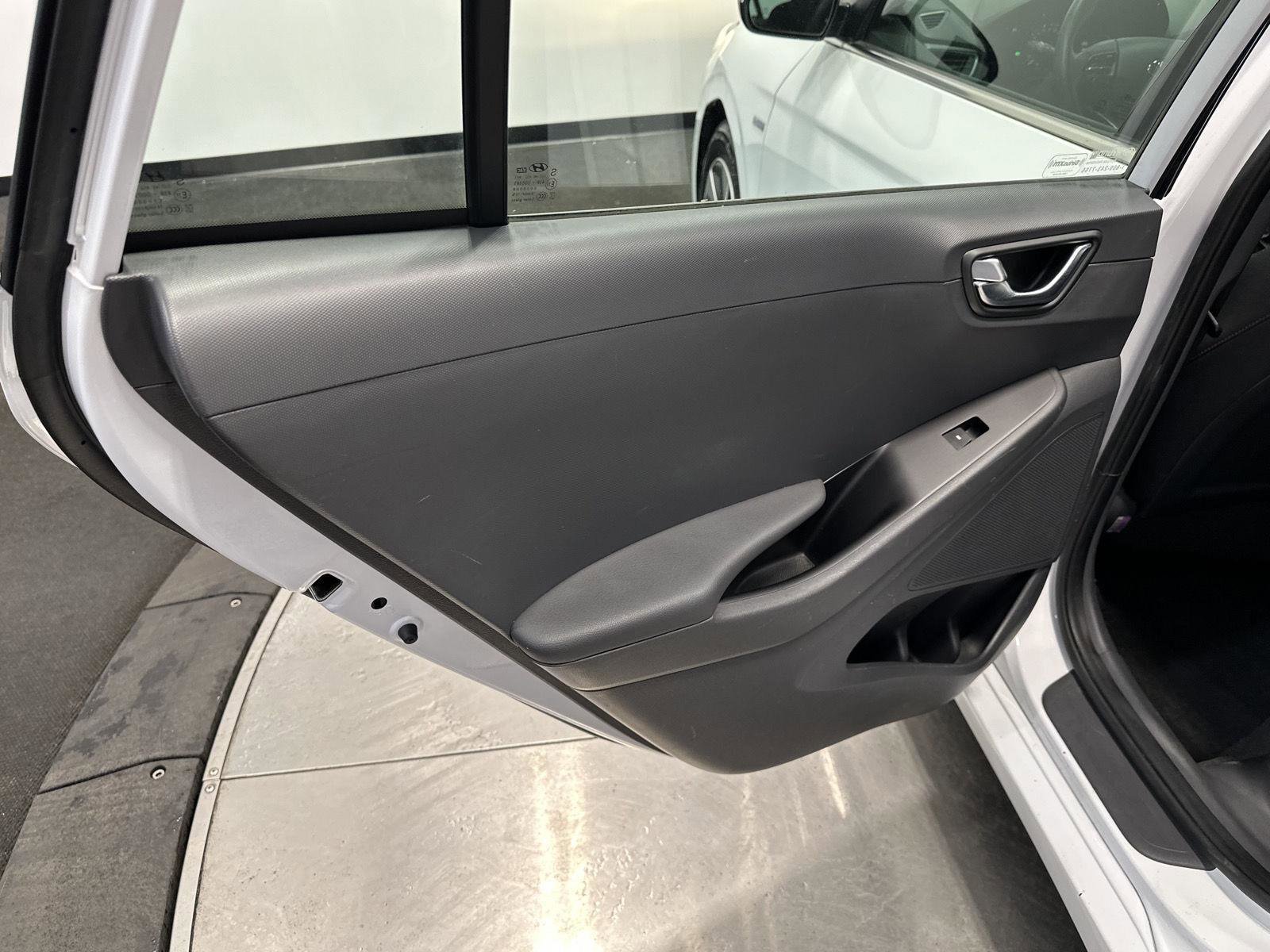 Used 2019 Hyundai Ioniq SEL image 21