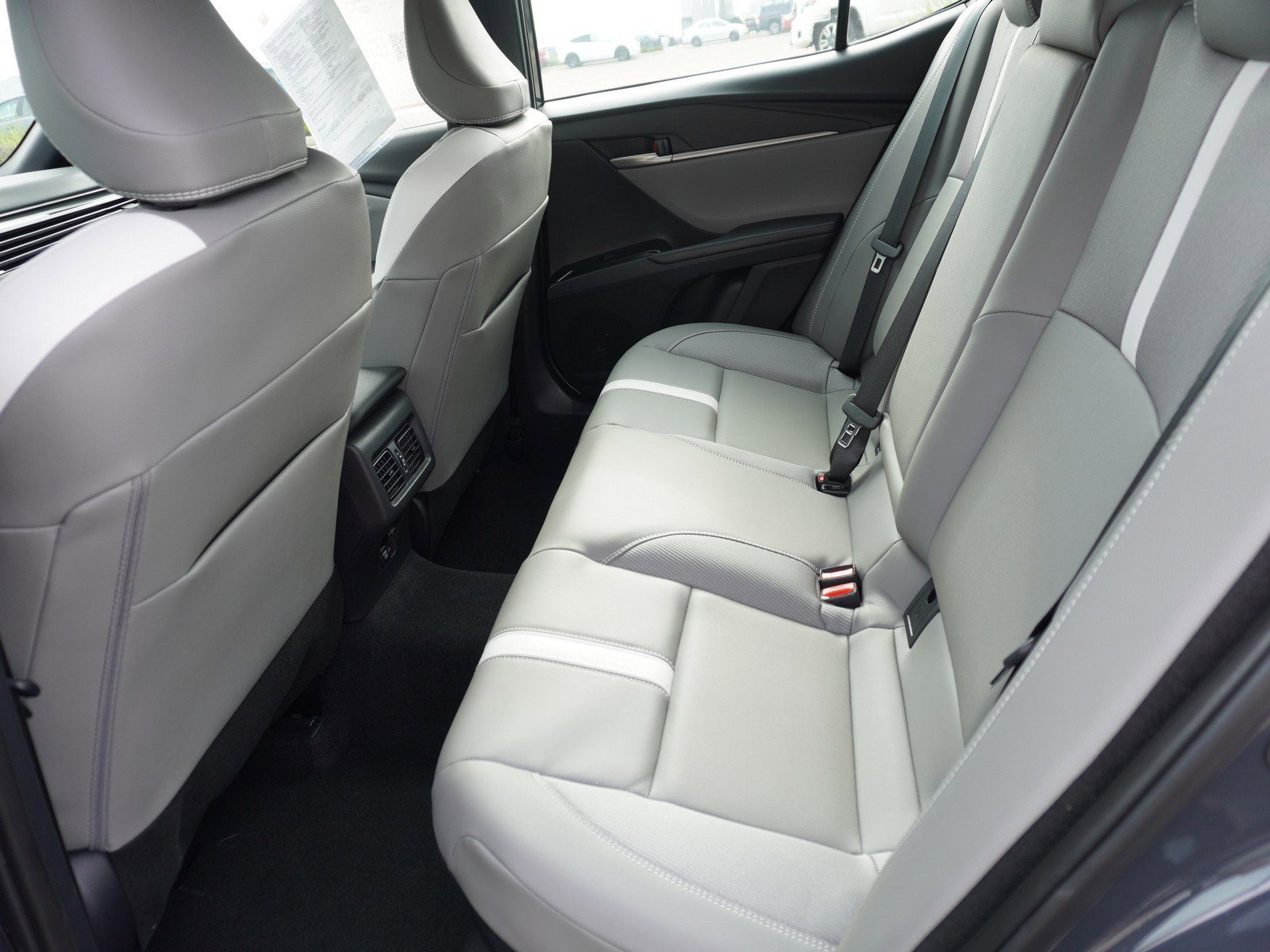 Used 2025 Toyota Camry SE image 13