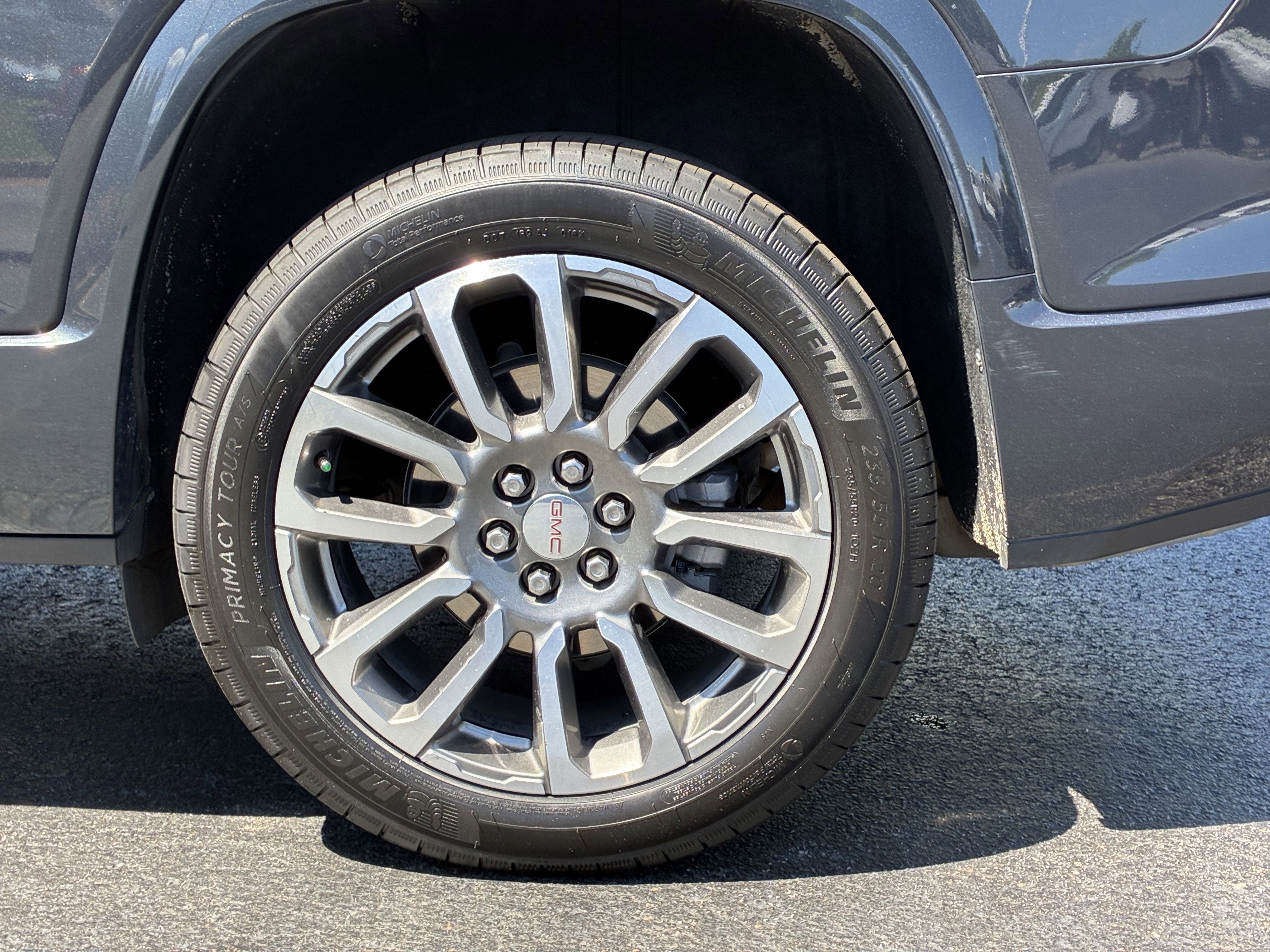 Used 2021 GMC Acadia Denali w/ Denali Technology Package FWD image 10