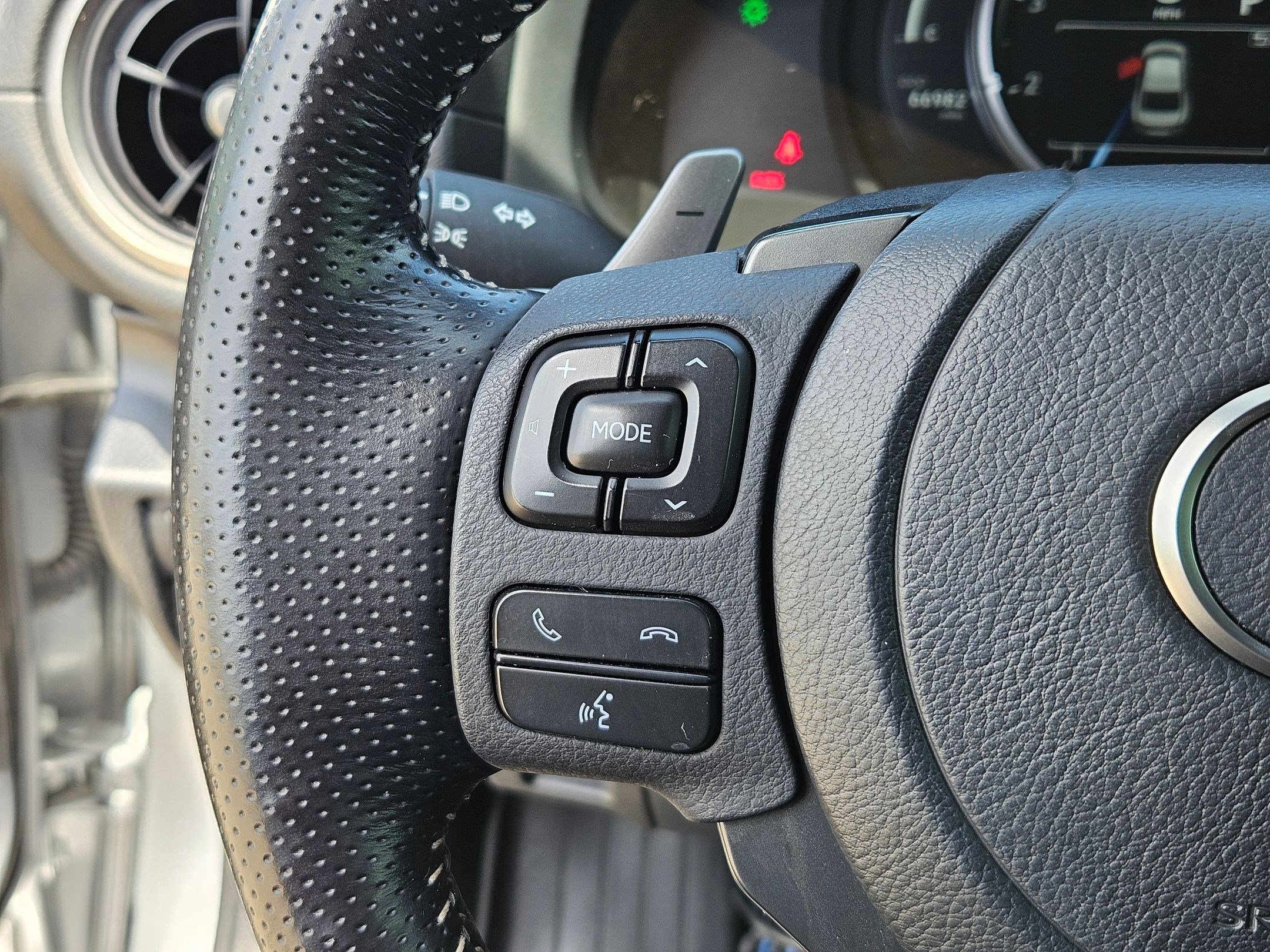 Used 2022 Lexus IS 350 F Sport w/ Dynamic Handling Package RWD image 16