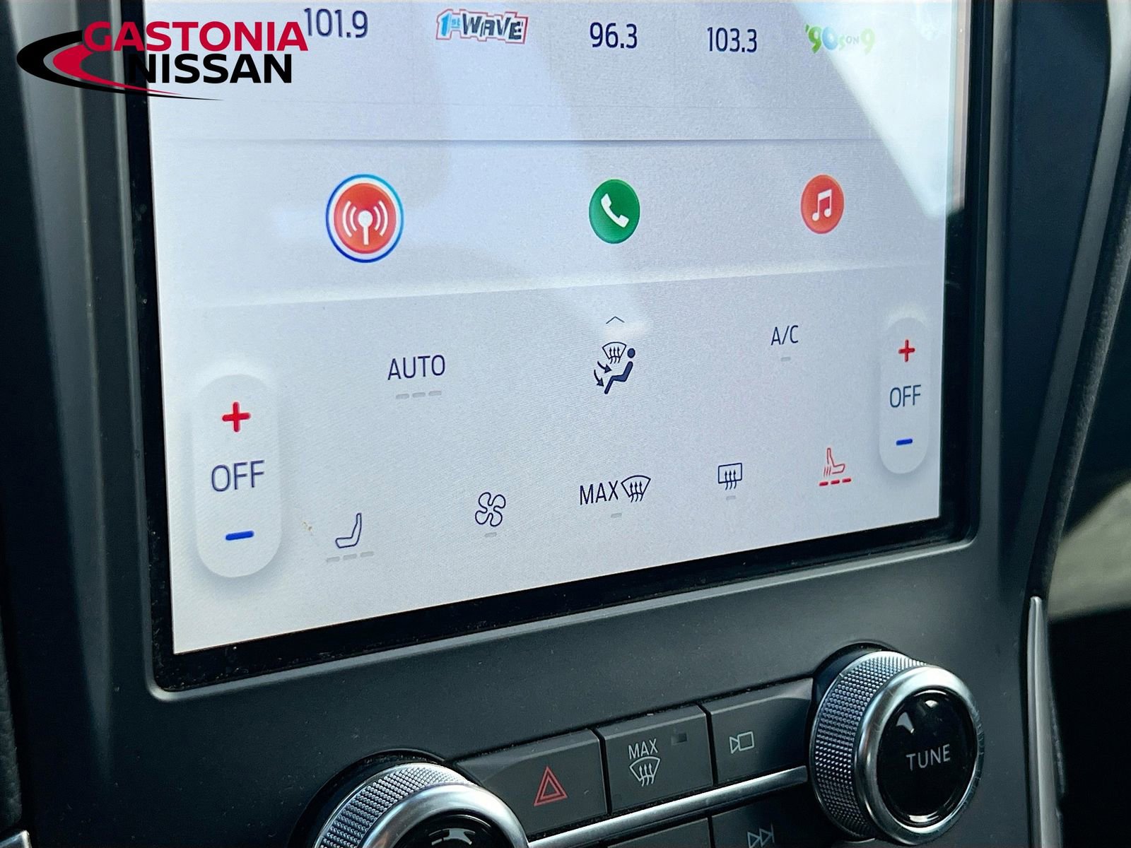 Used 2024 Ford Edge SEL image 19