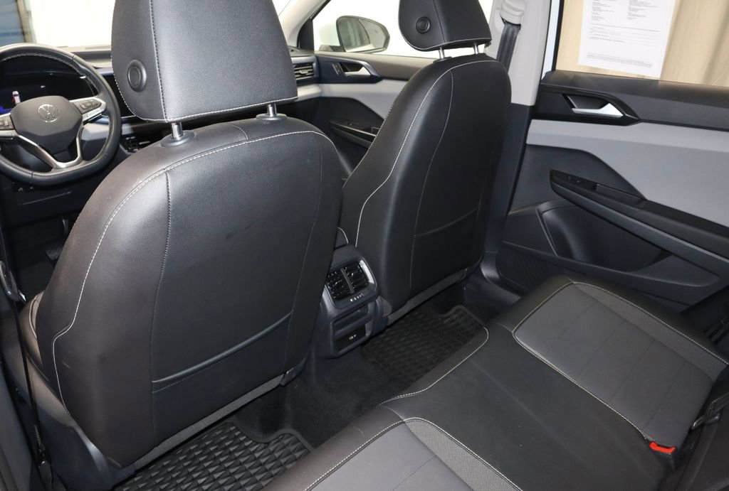 Used 2023 Volkswagen Taos SE w/ Panoramic Sunroof Package AWD/4WD image 21