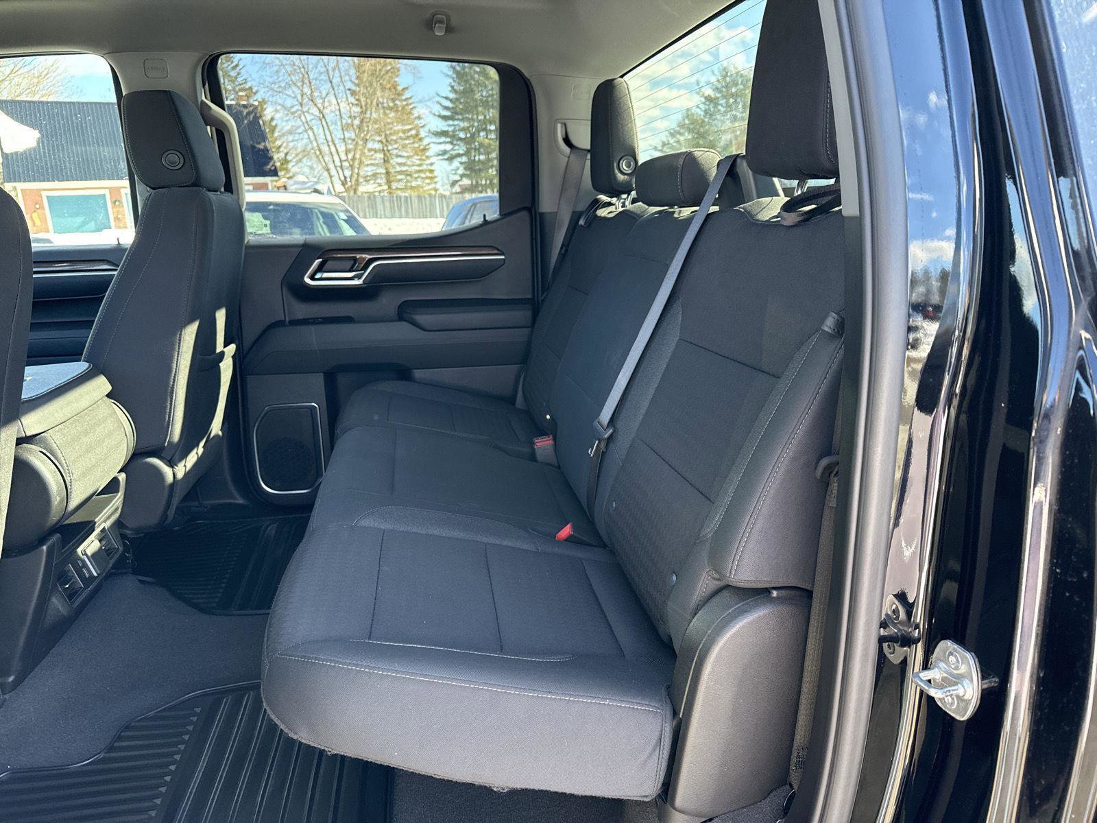 Used 2025 Chevrolet Silverado 1500 LT AWD/4WD image 12