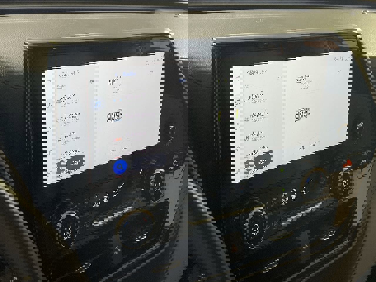 Used 2025 Toyota Highlander XLE image 16