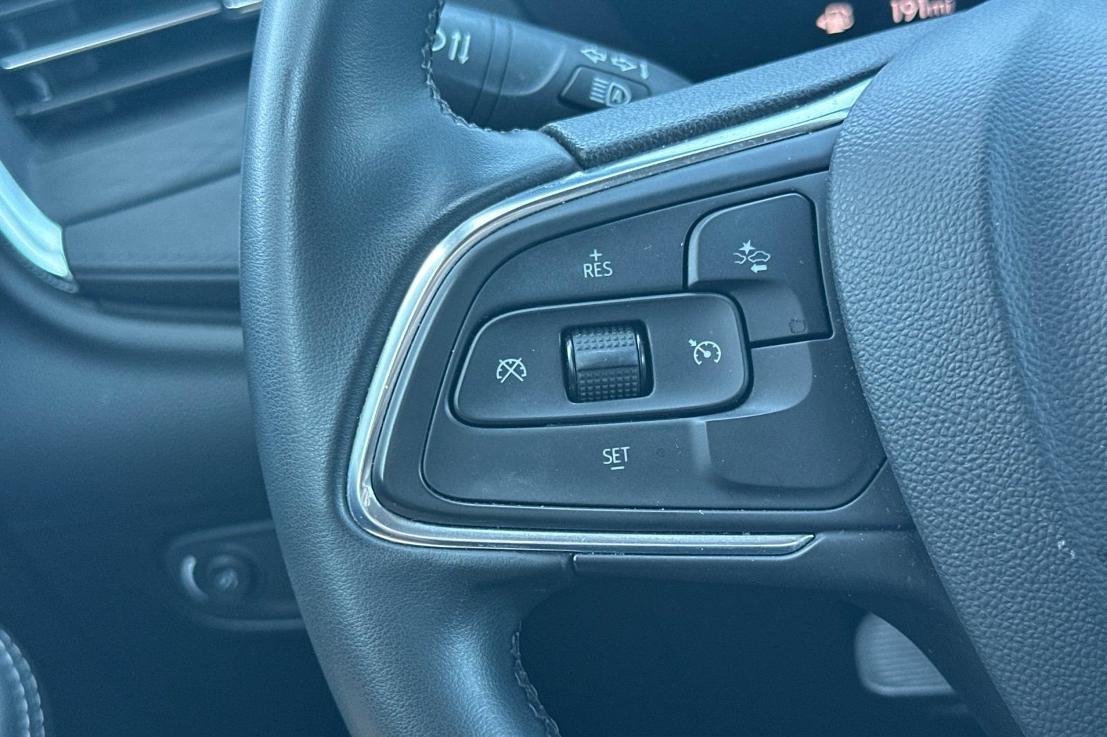 Used 2024 Buick Encore GX Sport Touring FWD image 33