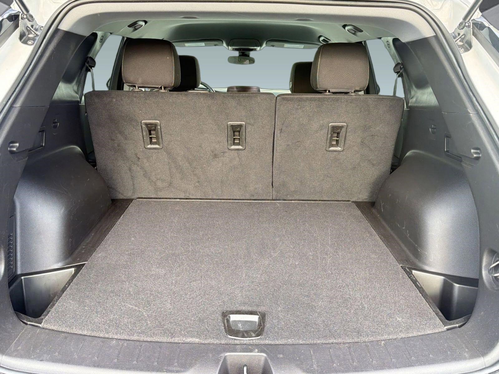 Used 2025 Chevrolet Blazer LT FWD image 31