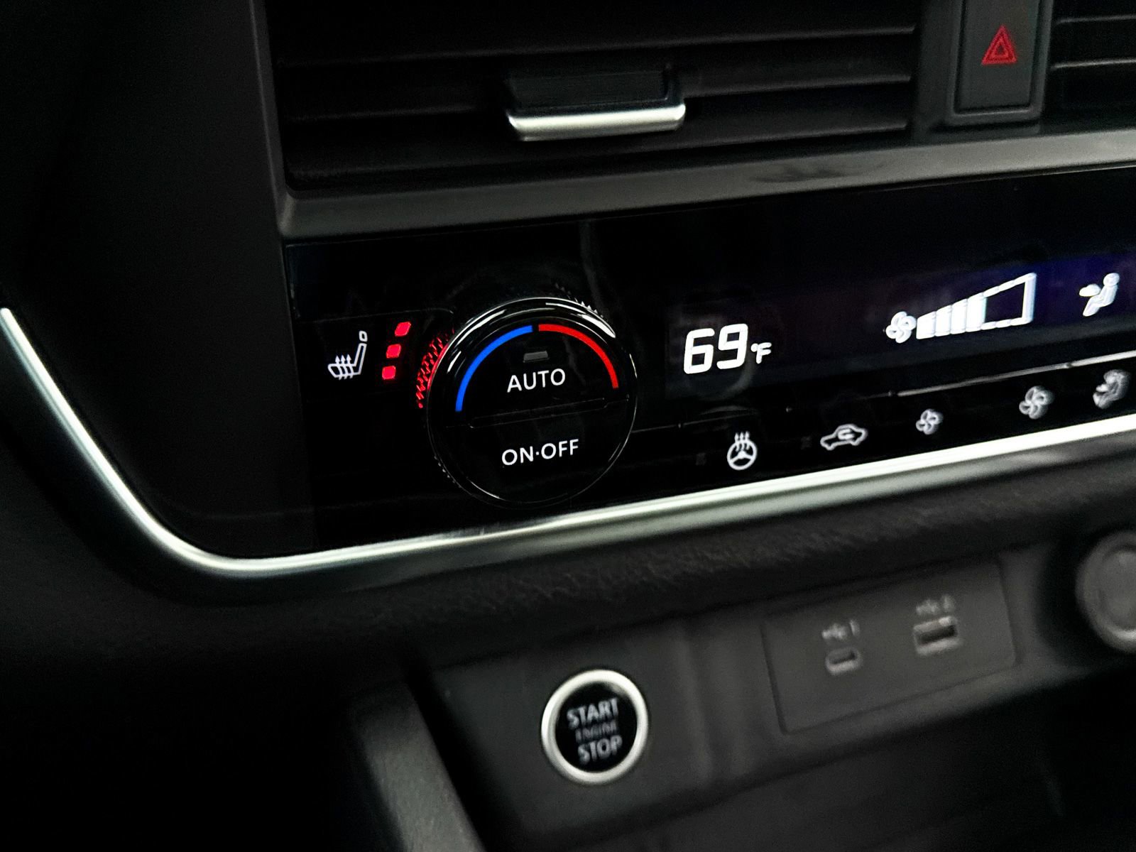 Used 2023 Nissan Rogue SV w/ SV Premium B Package AWD/4WD image 21