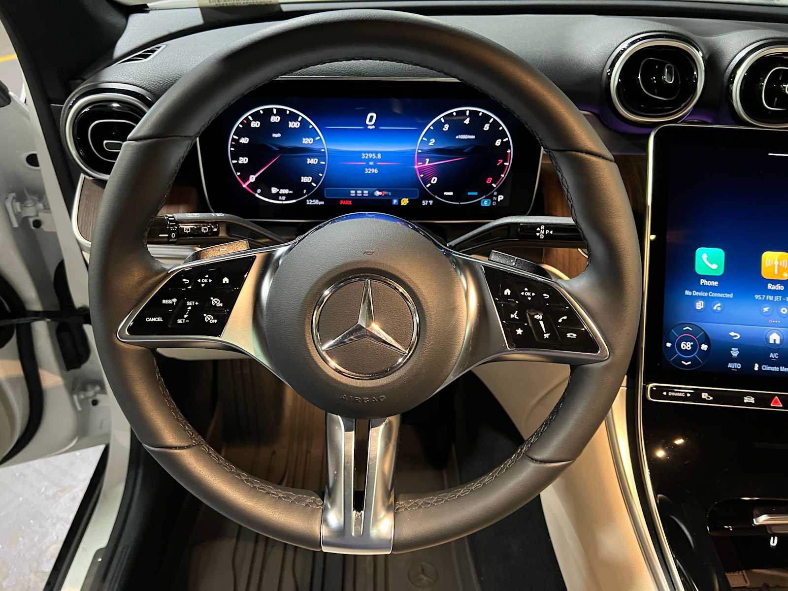 Used 2026 Mercedes-Benz GLC 300 4MATIC image 28