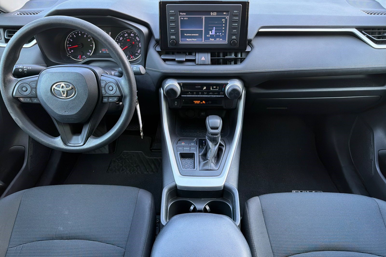 Used 2019 Toyota RAV4 LE w/ Carpet Mat Package FWD image 17