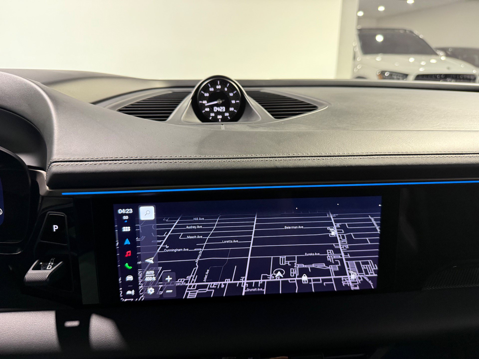 Used 2024 Porsche Macan Turbo Electric AWD/4WD image 50
