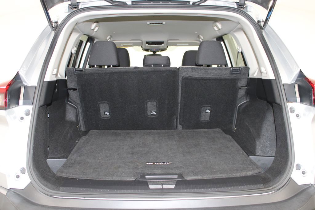 Used 2022 Nissan Rogue SV image 14