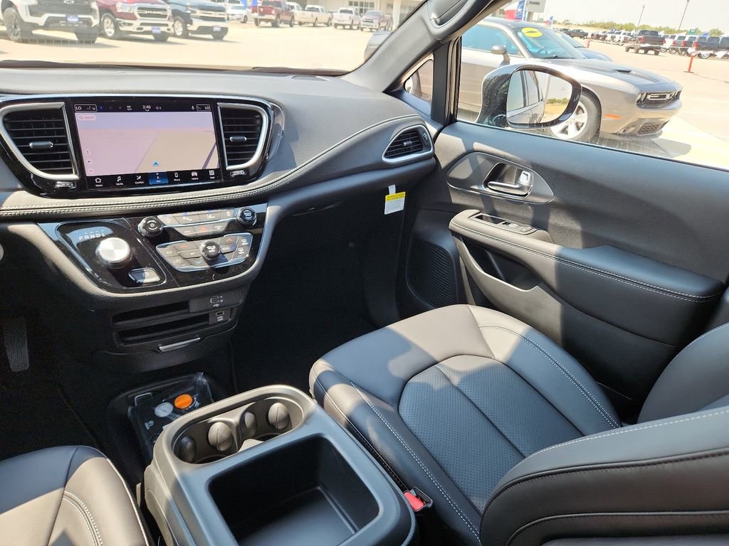 New 2026 Chrysler Pacifica Select FWD image 14