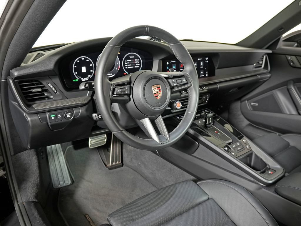 Certified 2025 Porsche 911 Carrera RWD image 4
