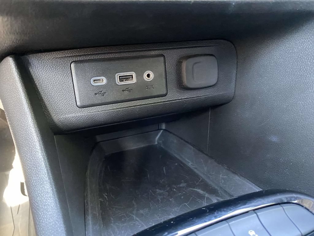 Used 2020 Buick Encore GX Essence FWD image 27