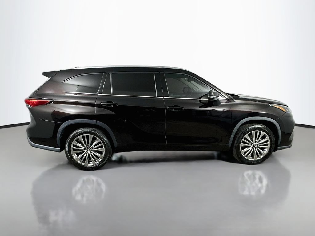 Used 2022 Toyota Highlander Platinum FWD image 7