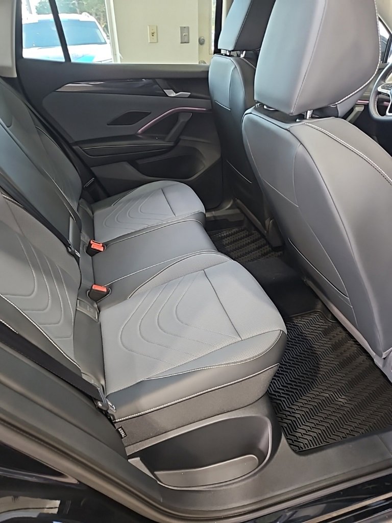 New 2025 Volkswagen Tiguan SE image 17