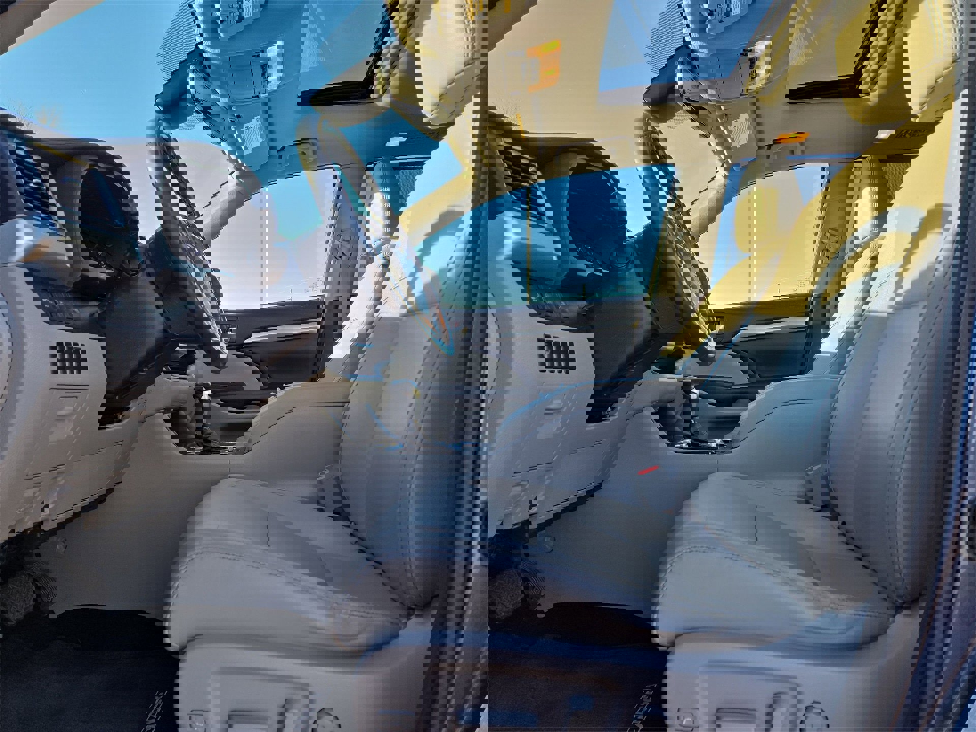 Used 2018 Toyota Highlander XLE image 16