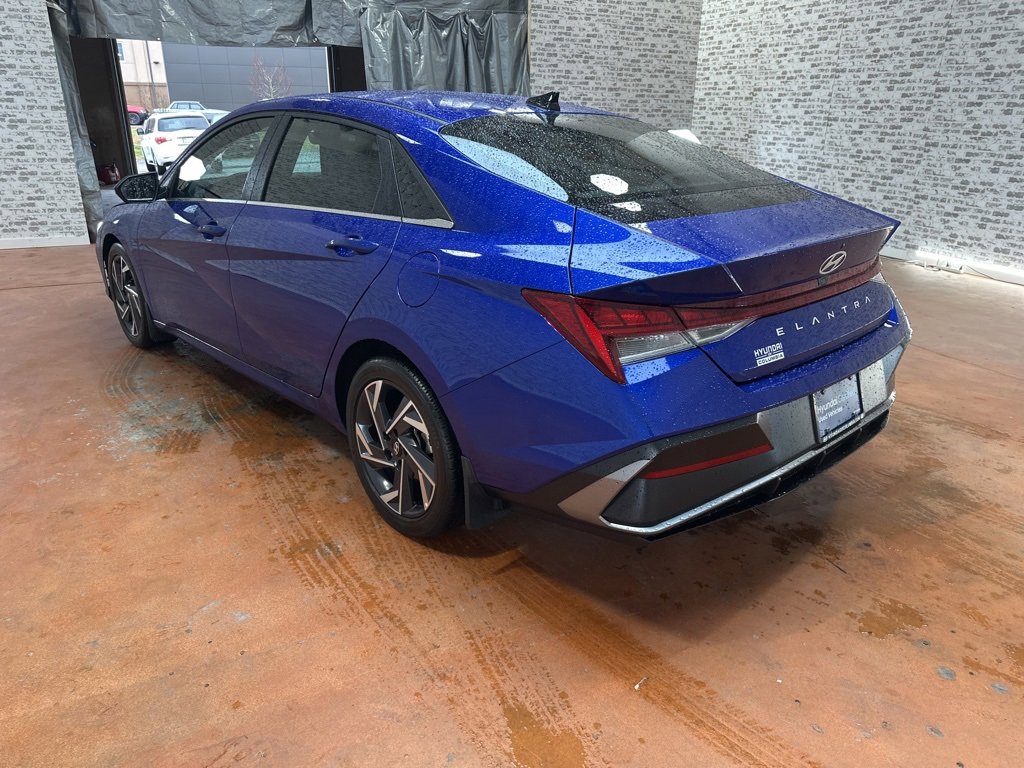Certified 2024 Hyundai Elantra SEL w/ Convenience Package image 5