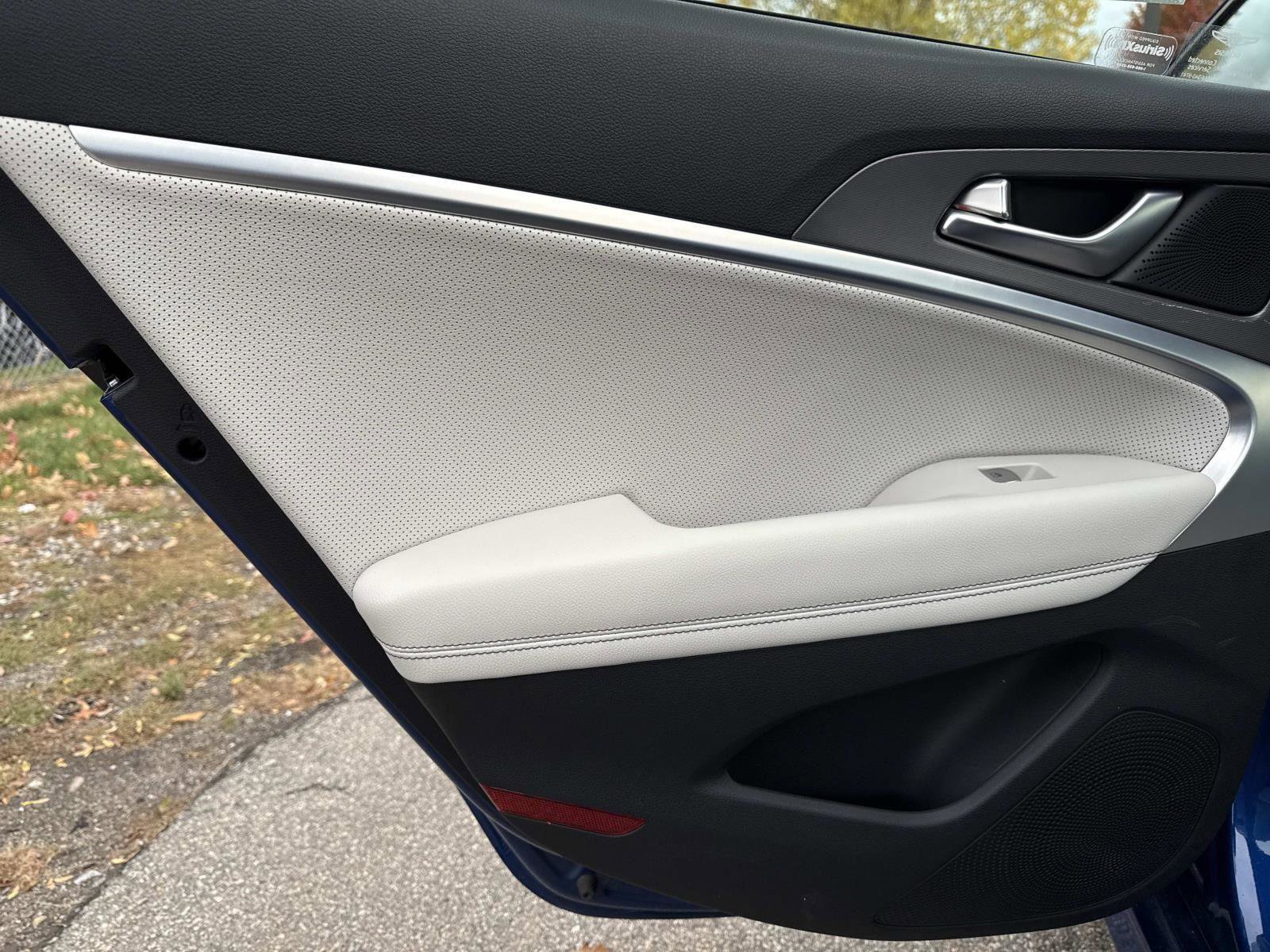 Used 2024 Genesis G70 2.5T w/ Sport Prestige Package image 11