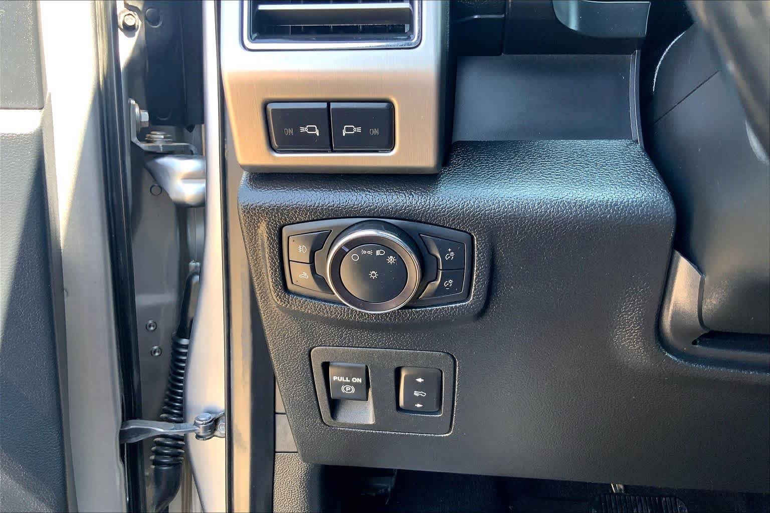 Used 2020 Ford F150 Platinum w/ Equipment Group 701A Luxury AWD/4WD image 36