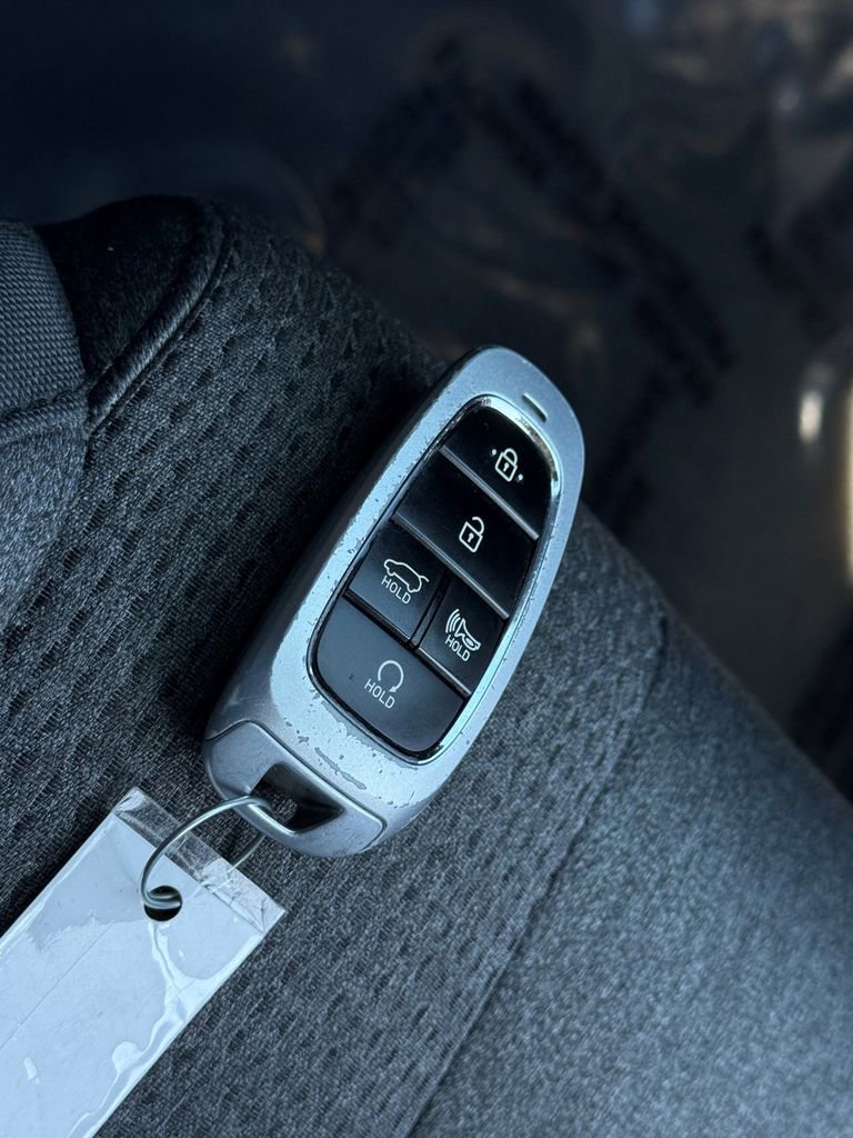 Used 2023 Hyundai Santa Fe SEL image 33