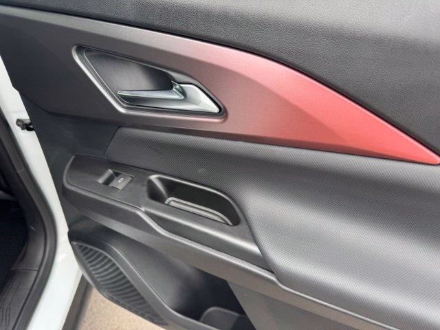 Used 2024 Chevrolet Equinox EV RS FWD image 23