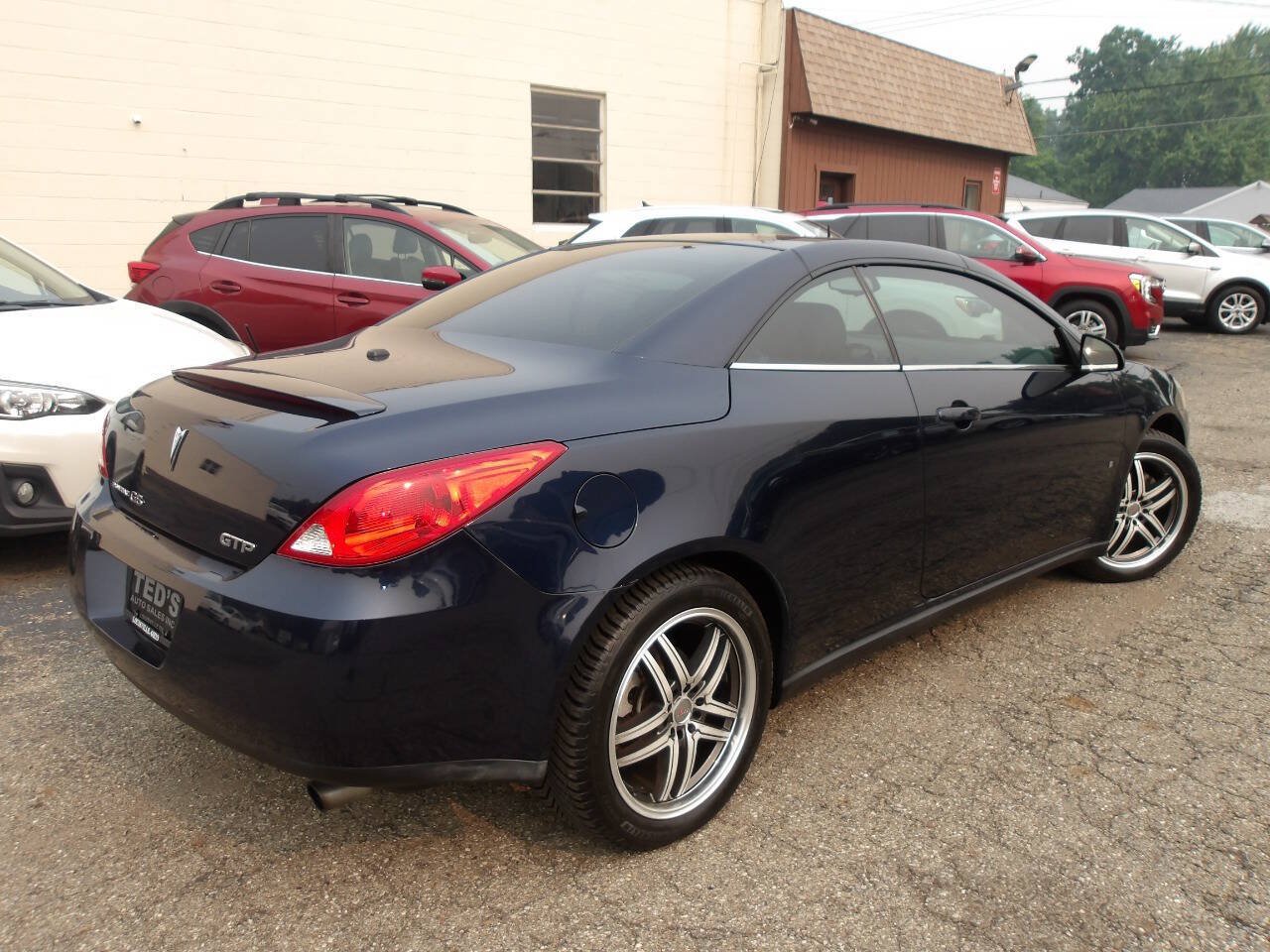 Used 2009 Pontiac G6 GT w/ Sport Package 1 FWD image 6
