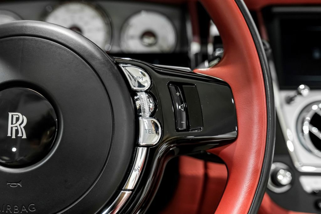 Used 2018 Rolls-Royce Dawn RWD image 20
