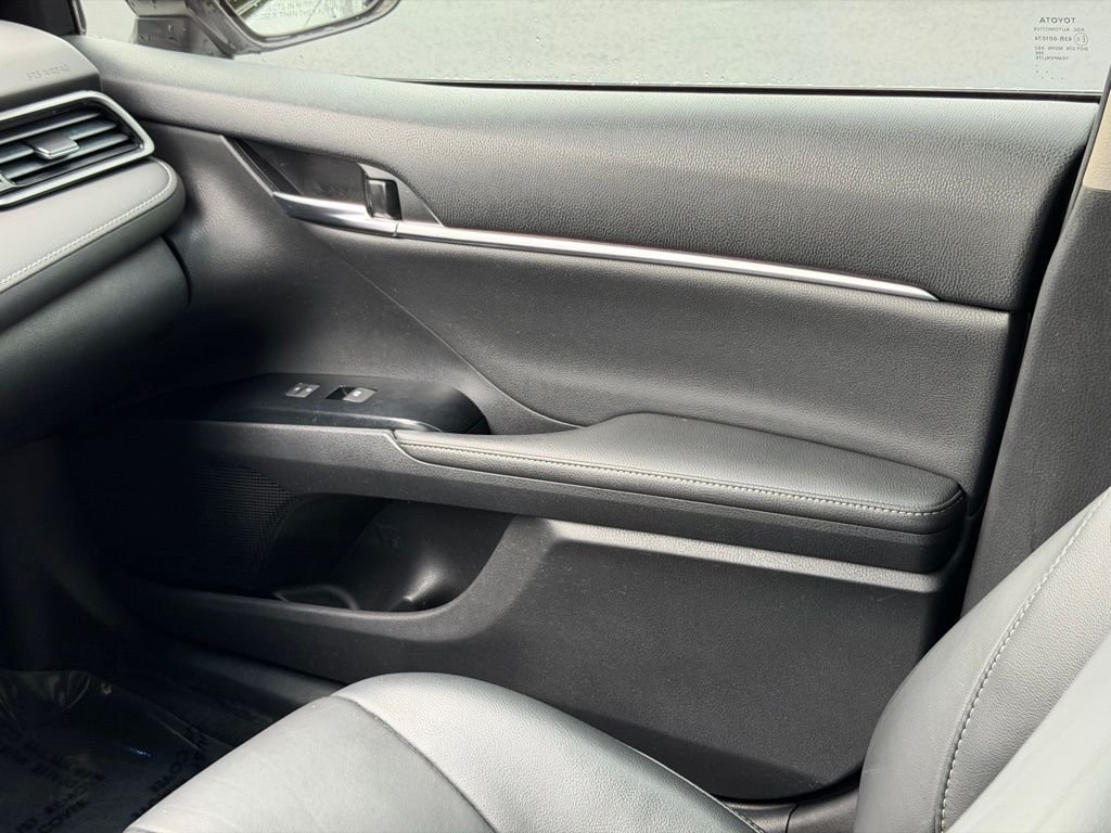 Used 2019 Toyota Camry XSE FWD image 31