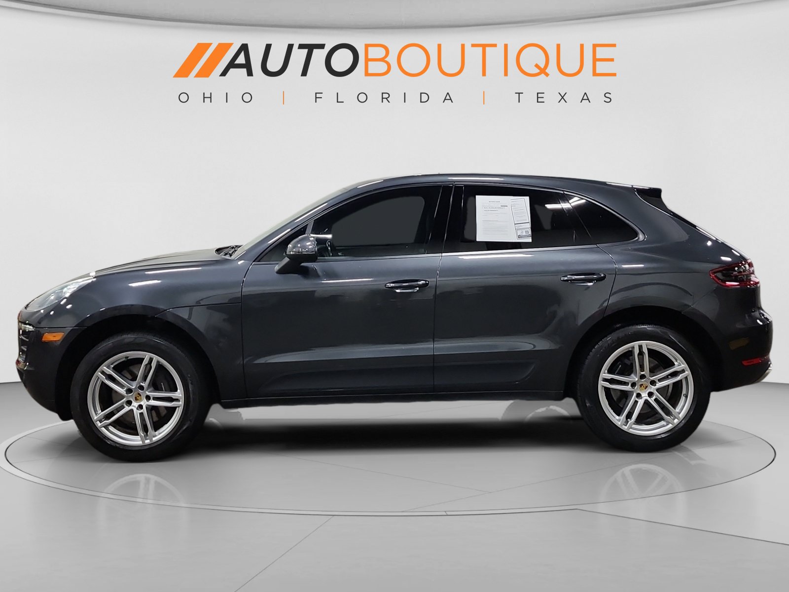 Used 2018 Porsche Macan AWD/4WD image 2