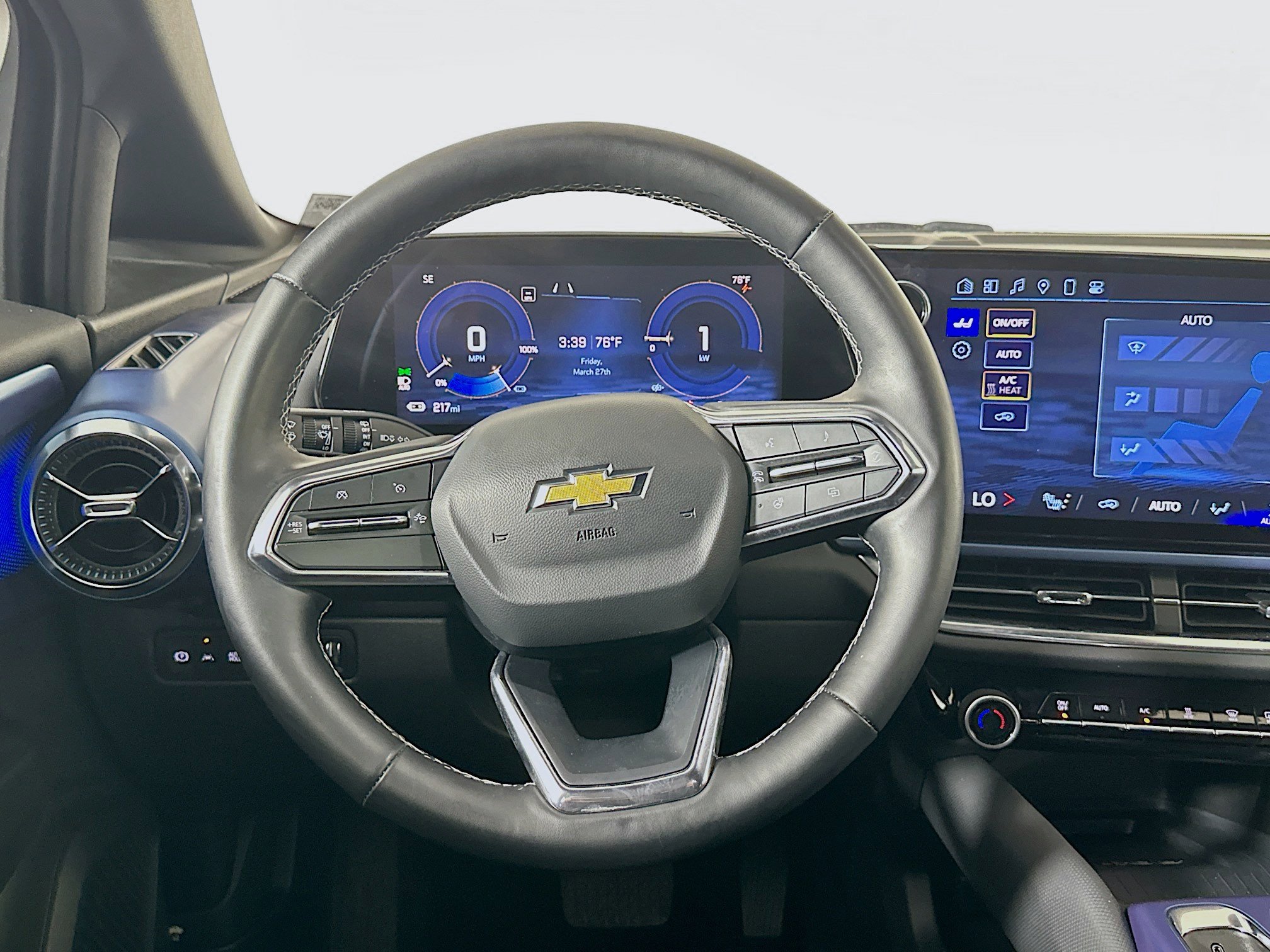 Used 2025 Chevrolet Equinox EV LT w/ Convenience Package FWD image 18