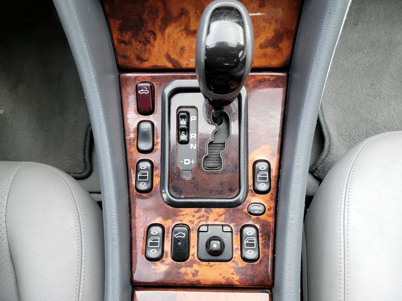 Used 2003 Mercedes-Benz CLK 320 Cabriolet image 29