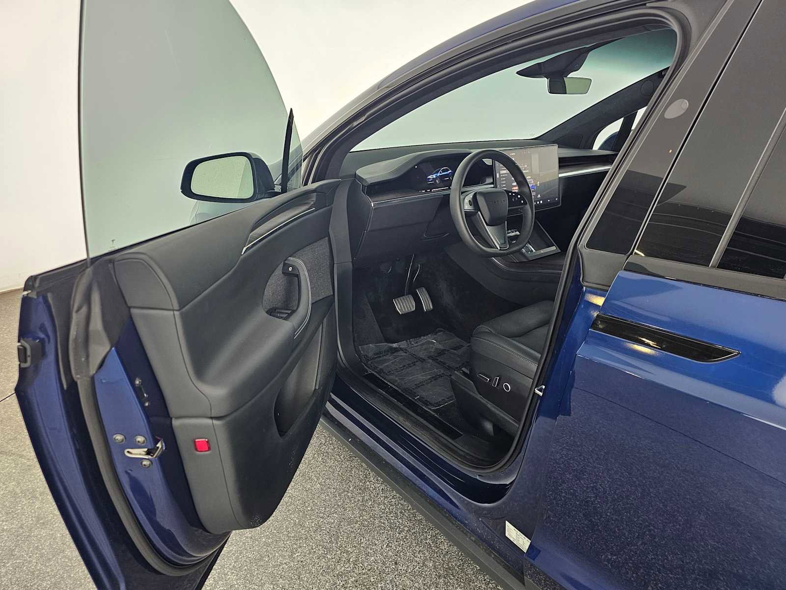 Used 2024 Tesla Model X AWD/4WD image 19