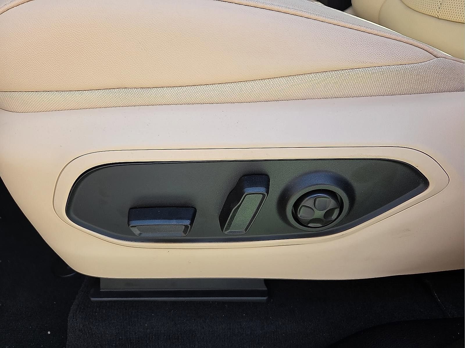 New 2025 Jeep Grand Cherokee L Limited w/ Luxury Tech Group II image 13