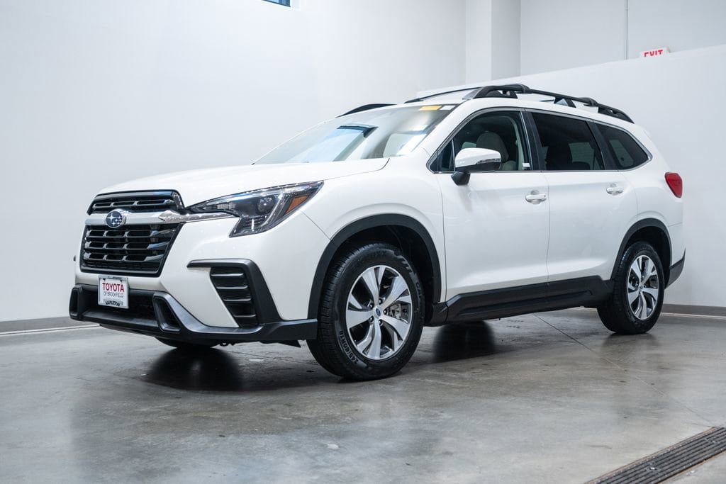 Used 2023 Subaru Ascent Premium w/ Convenience Package AWD/4WD image 3