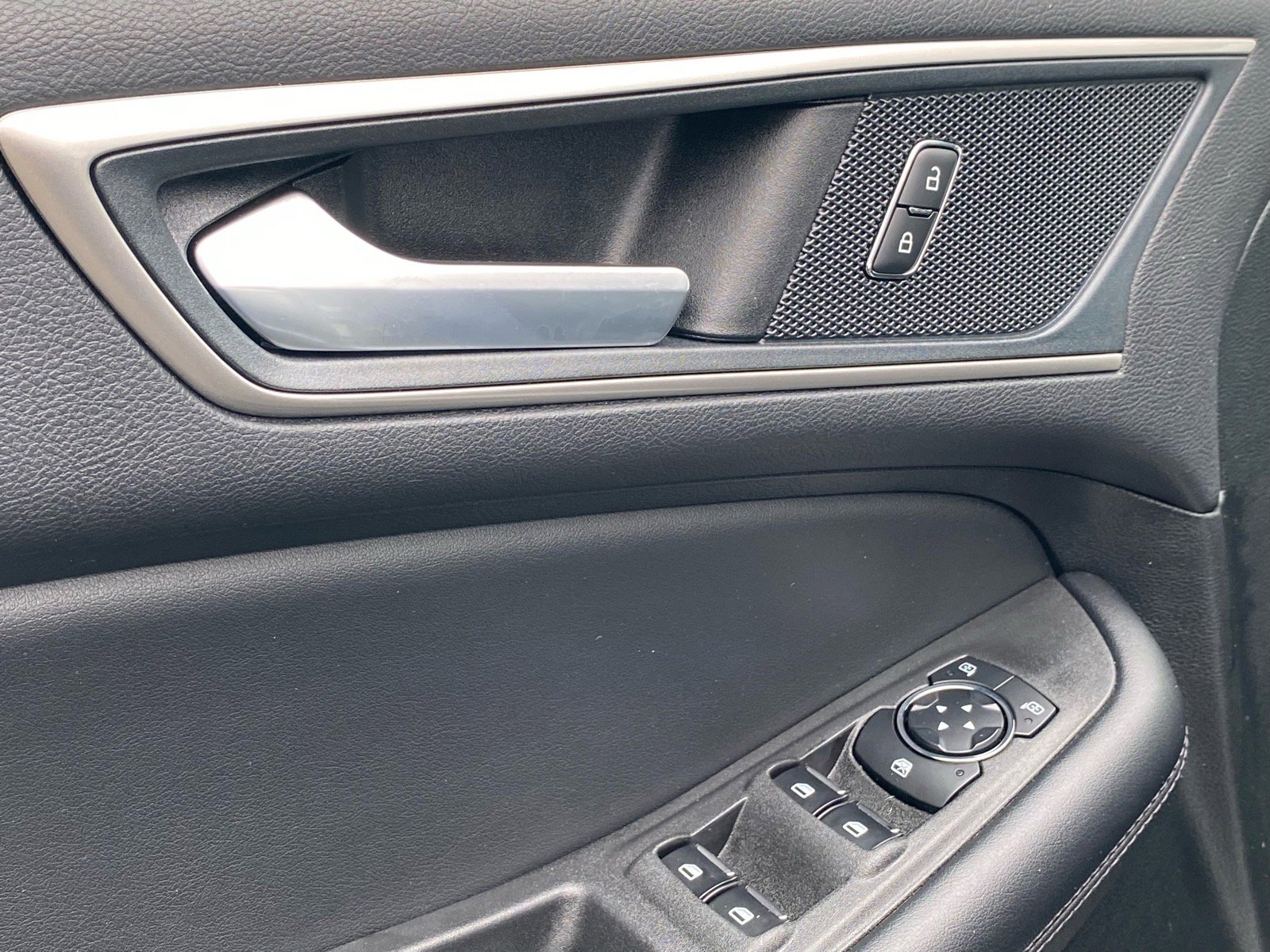 Certified 2024 Ford Edge SEL image 19