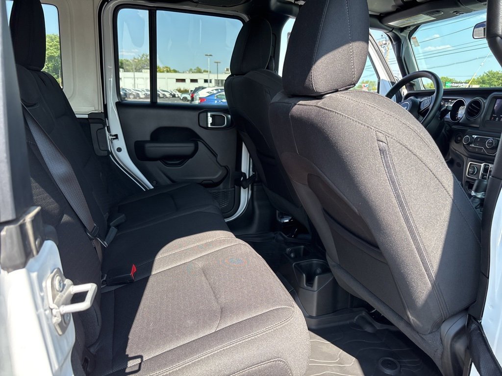 Used 2022 Jeep Wrangler Unlimited Sport image 29