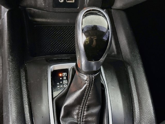 Used 2019 Nissan Rogue S w/ Special Edition Package FWD image 17
