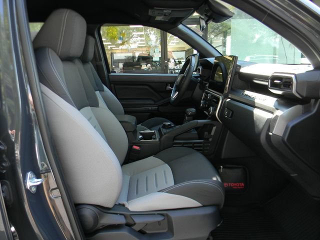 Used 2025 Toyota Tacoma TRD Off-Road AWD/4WD image 26