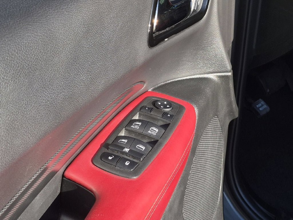 Used 2022 Dodge Durango R/T w/ Blacktop Package AWD/4WD image 28