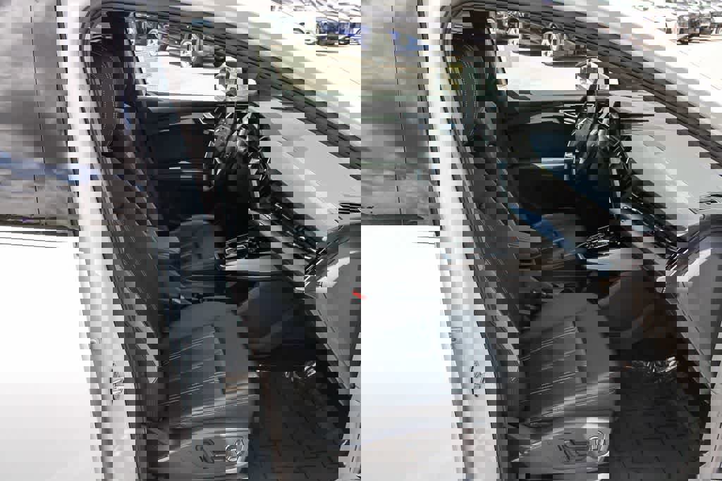 Used 2023 Audi Q4 e-tron Premium Plus w/ Premium Plus image 14